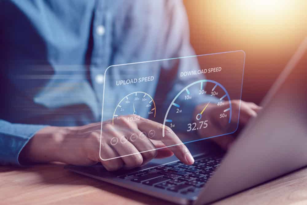 Monitoring internet performance