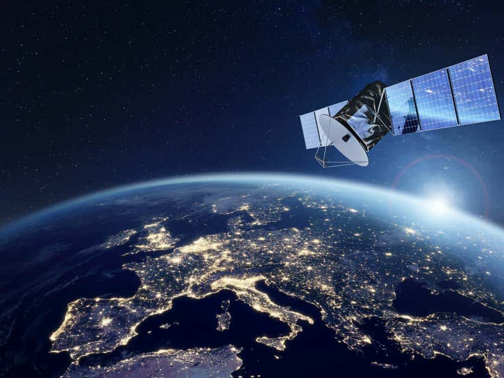 Telecommunication satellite